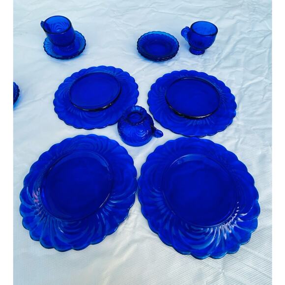 Vintage Doll Size Place Setting Cobalt Blue Glass 4 Plates 4 Teacups 4 Saucers - Picture 14 of 16